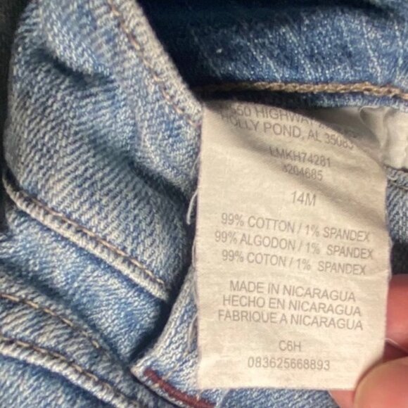 Light Wash Denim Capri Pants With Button Accents & Back Pockets - Picture 7 of 8